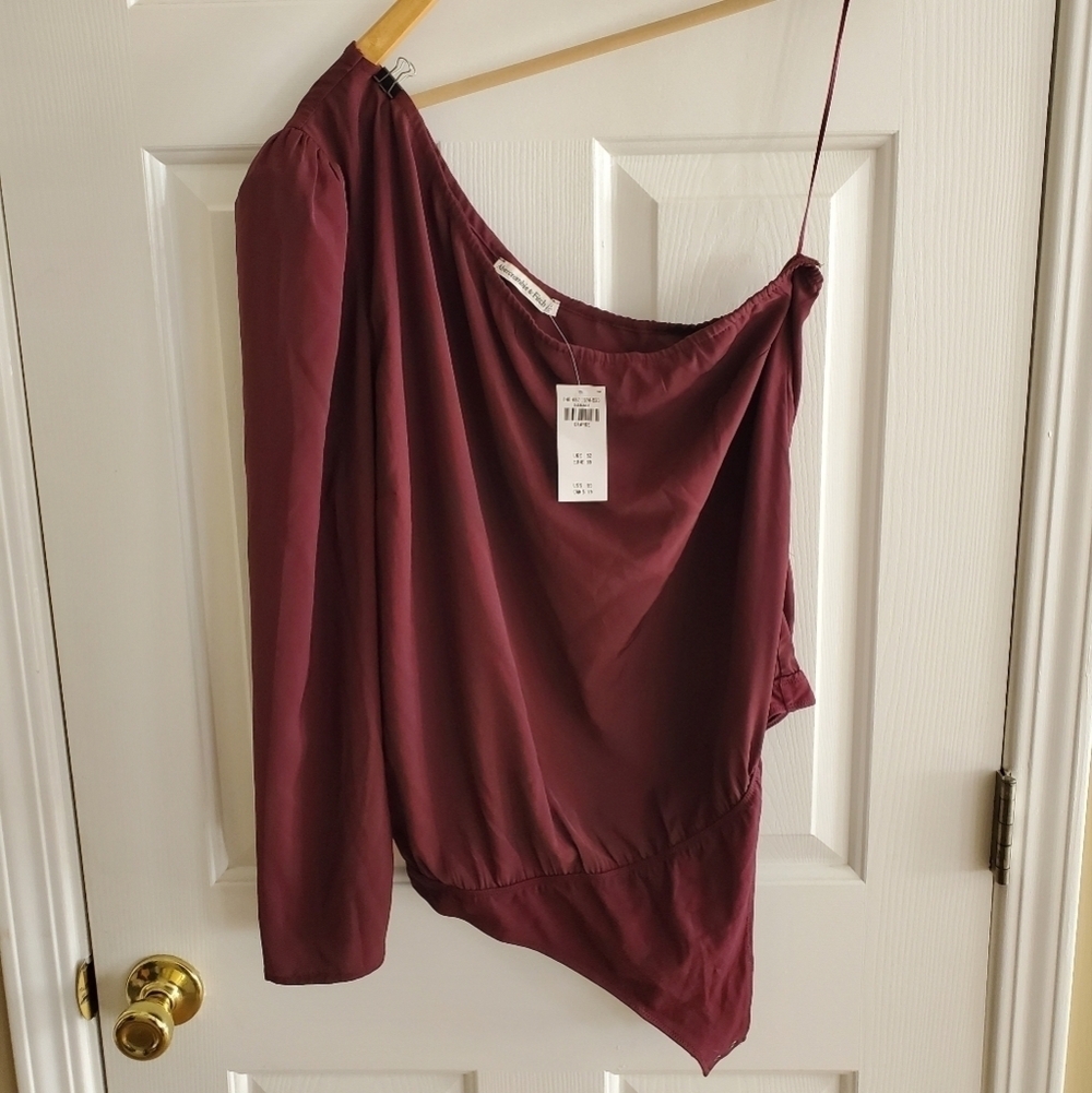 Abercrombie & Fitch One Shoulder Bodysuit in Burgundy XL